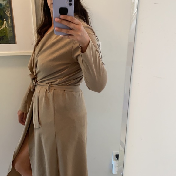 Tan trench coat - Picture 3 of 4